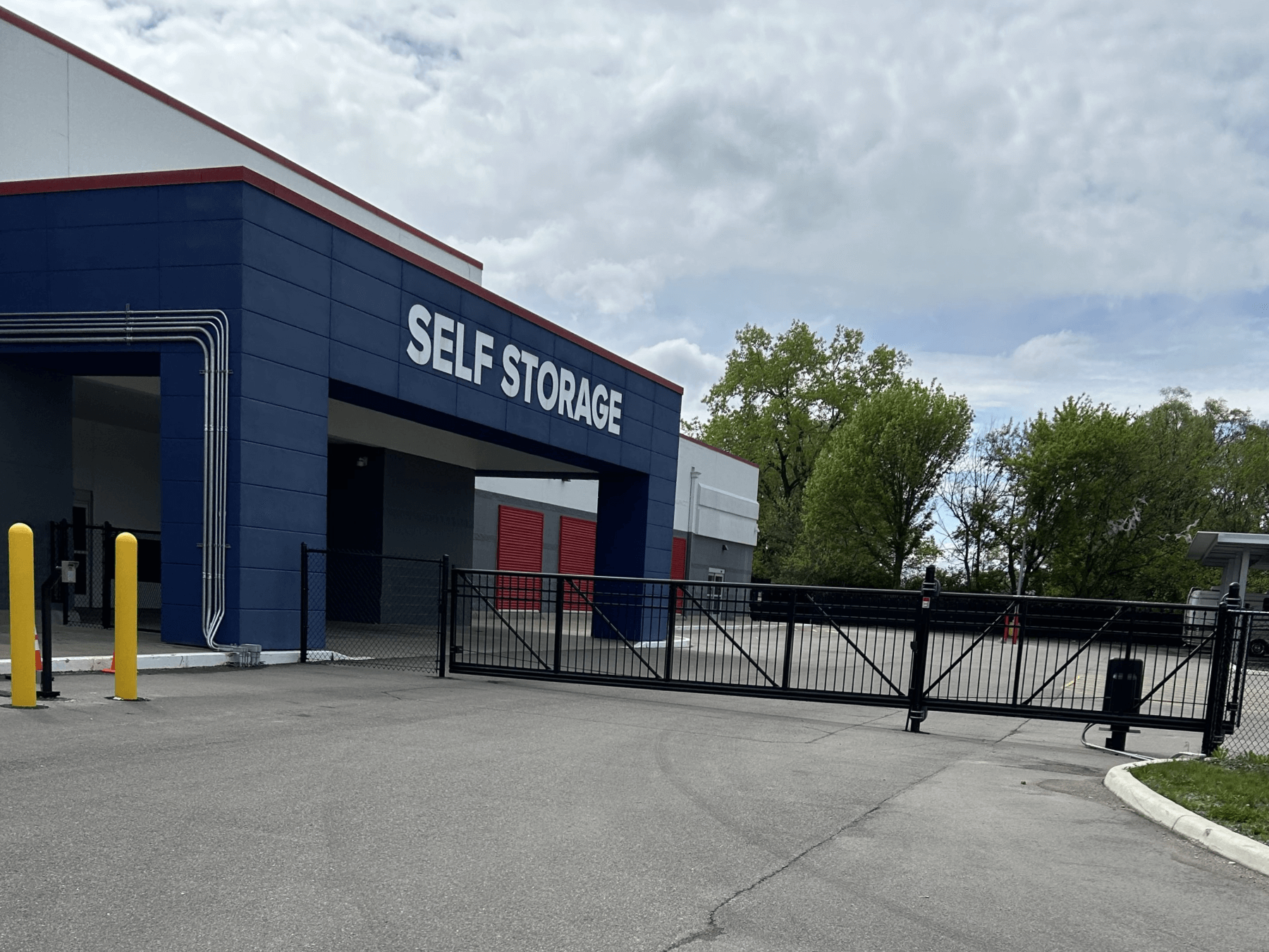 storage near me at 2715 Madison Ave Indianapolis, IN 46225