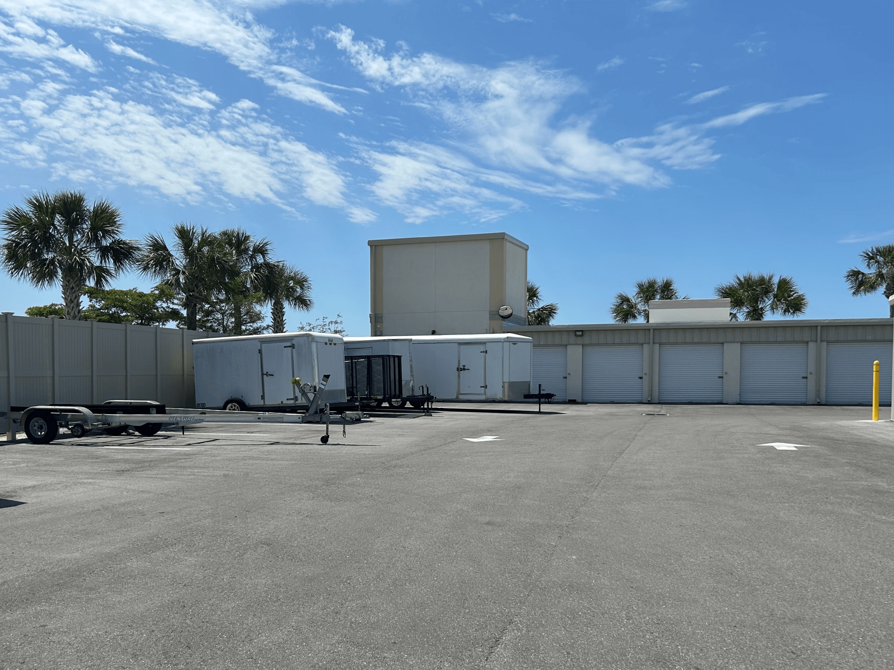 vehicle parking and rv storage at 824 SW 42nd Terrace Cape Coral, FL 33914