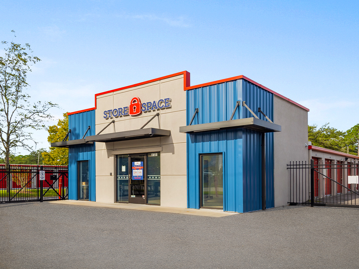 store space self storage near me at 3728 North Main St Gainesville, FL 32609