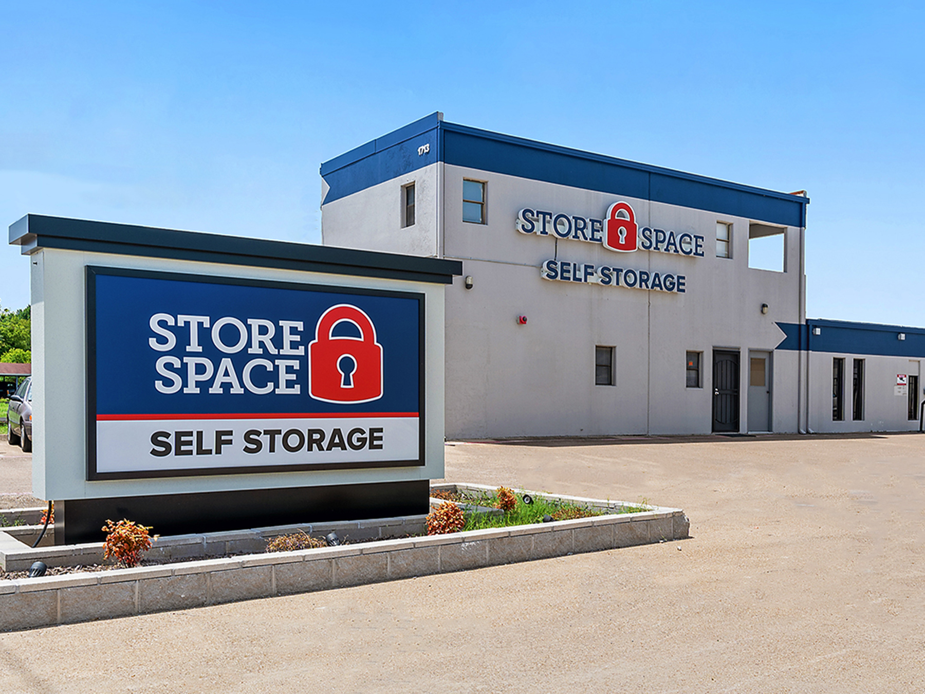 Store Space facility in Glenn Heights, TX