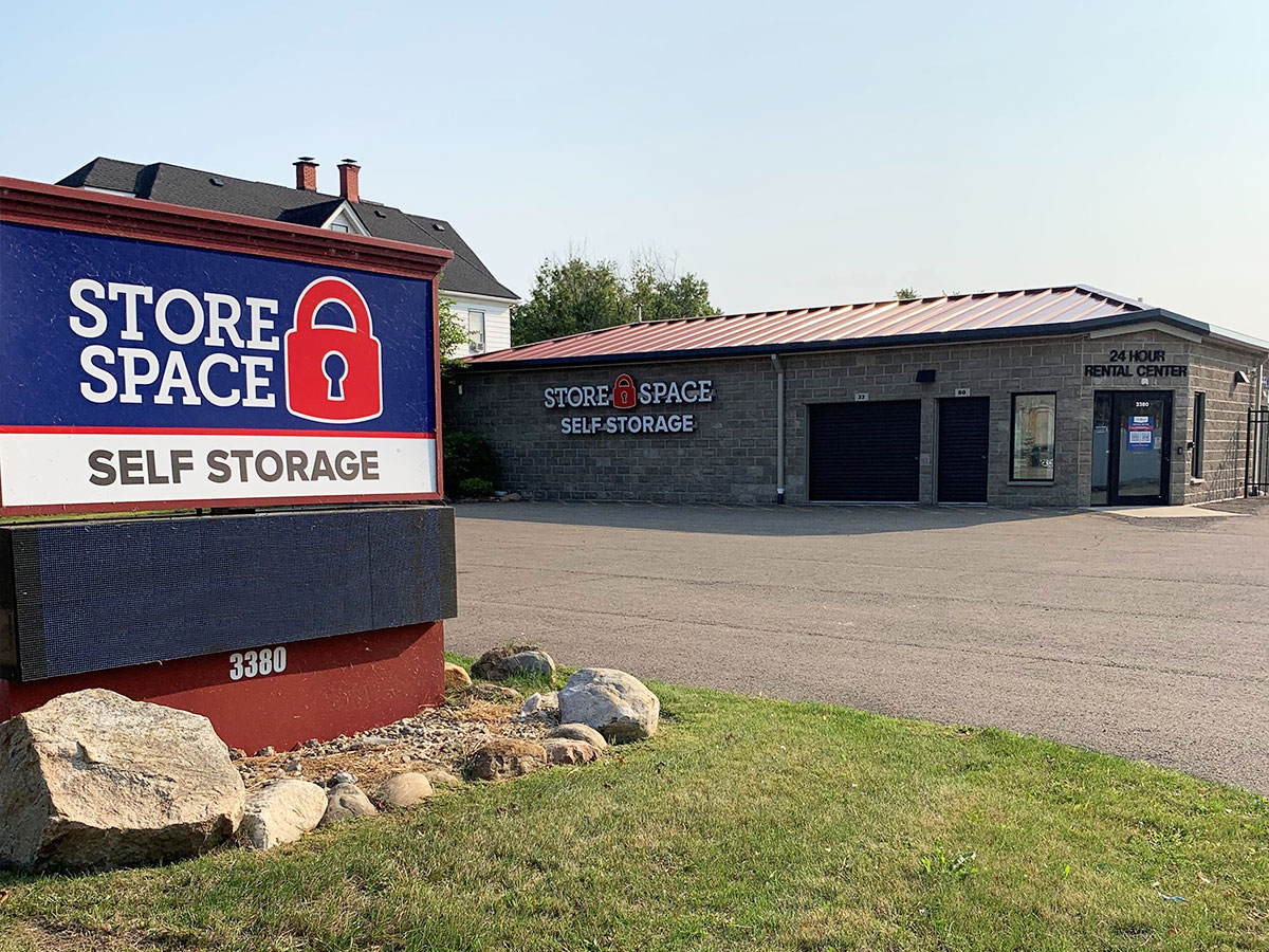 sign and office self storage near me in albany ga at 1512 Gillionville Rd #7, Albany, GA 31707