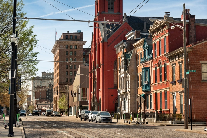 Cincinnati Historic District history building and street